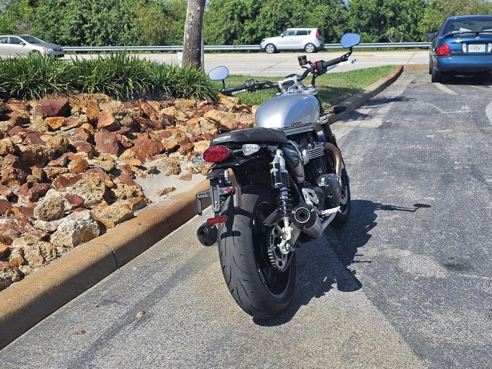 2025 Triumph Speed Twin 1200 Aluminum Silver