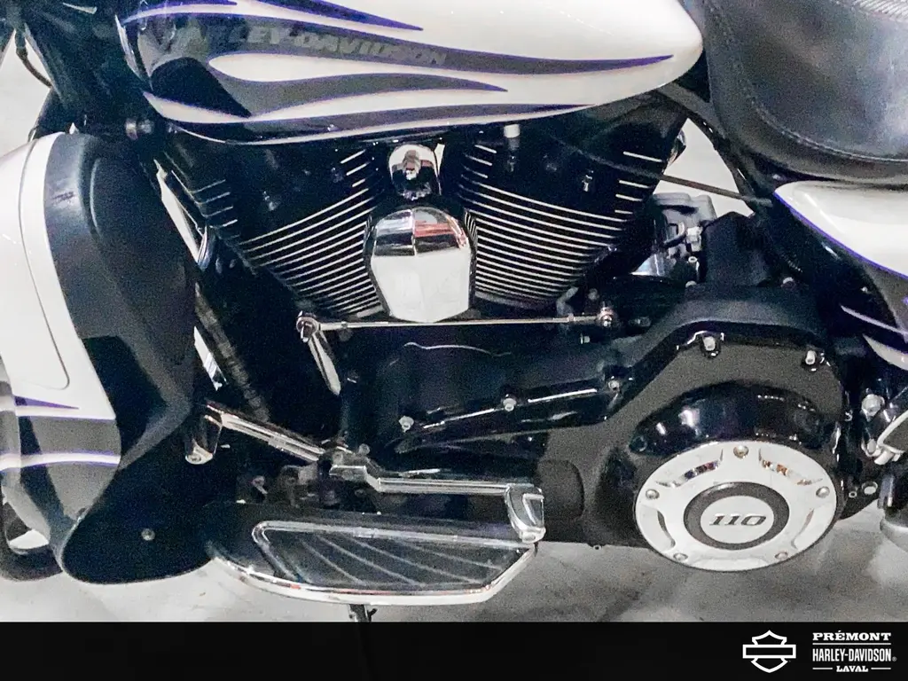 Harley-Davidson CVO Street GlideFLHXSE 2016