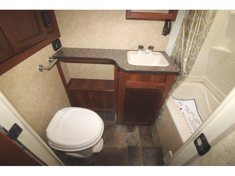 2013 Prime Time Avenger 23fbs