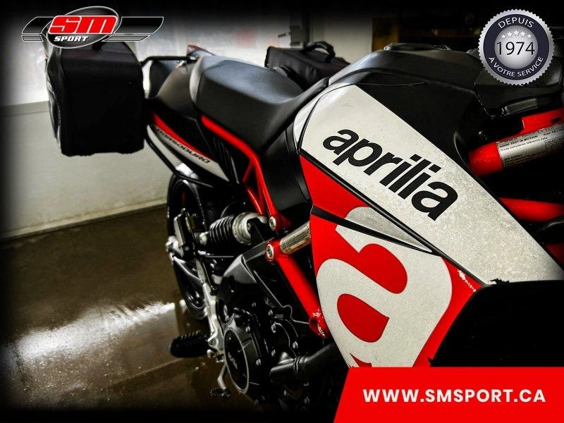 Aprilia Dorsoduro 900 2018 alt