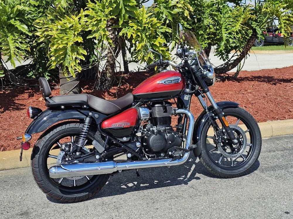 2024 Royal Enfield Meteor 350 Supernova Red