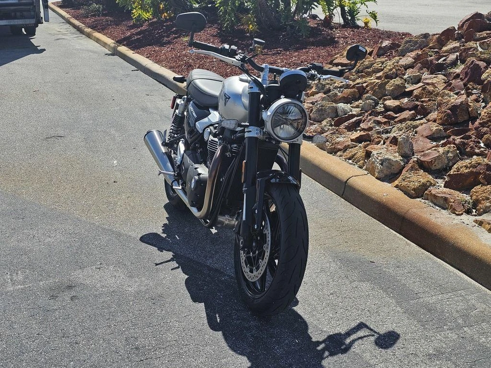 2025 Triumph Speed Twin 1200 Aluminum Silver