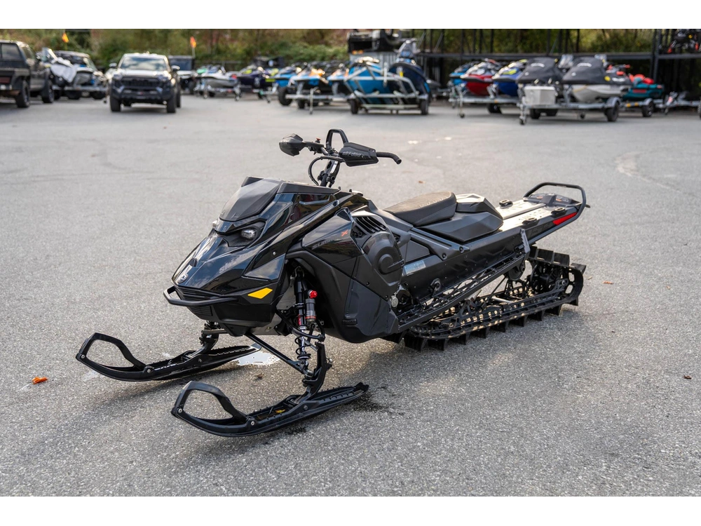 2025 Ski-doo Summit Expert 154 3" 850 Etec 10.25 Screen With Shot (black)