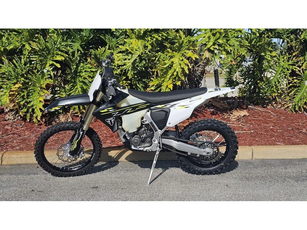 2026 Triumph Tf 250-c Jet Black/ Pure White