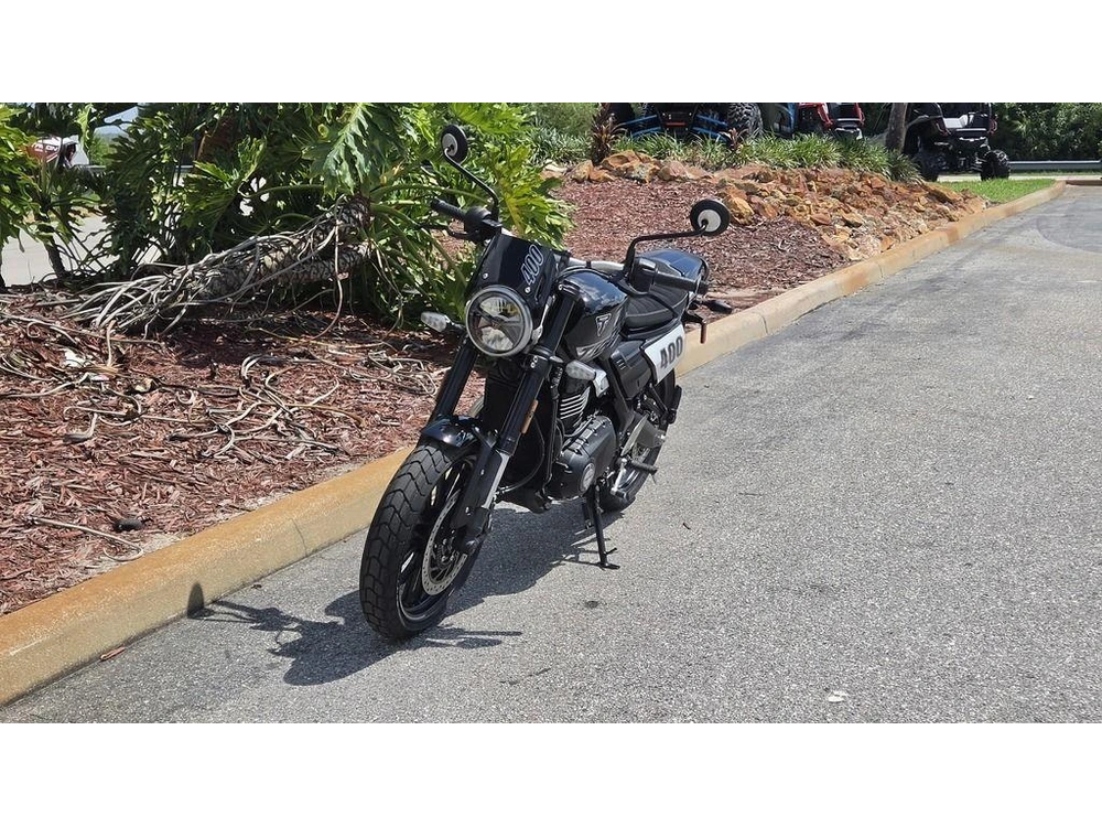 2026 Triumph Tracker 400 Phantom Black