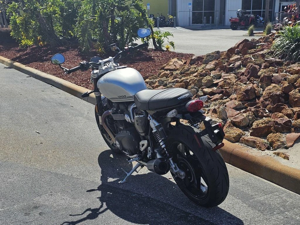 2025 Triumph Speed Twin 1200 Aluminum Silver
