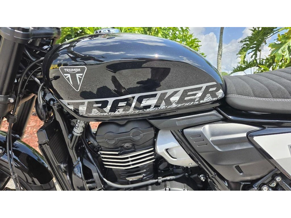 2026 Triumph Tracker 400 Phantom Black
