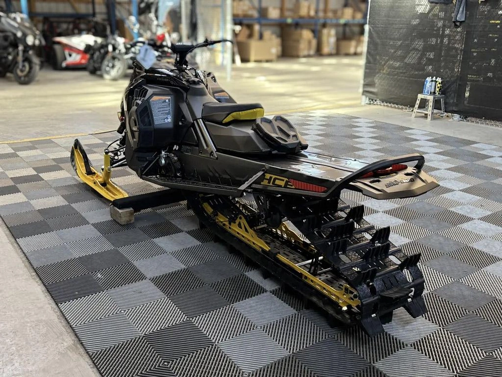 2027 Ski-doo Summit Hce 154 3p