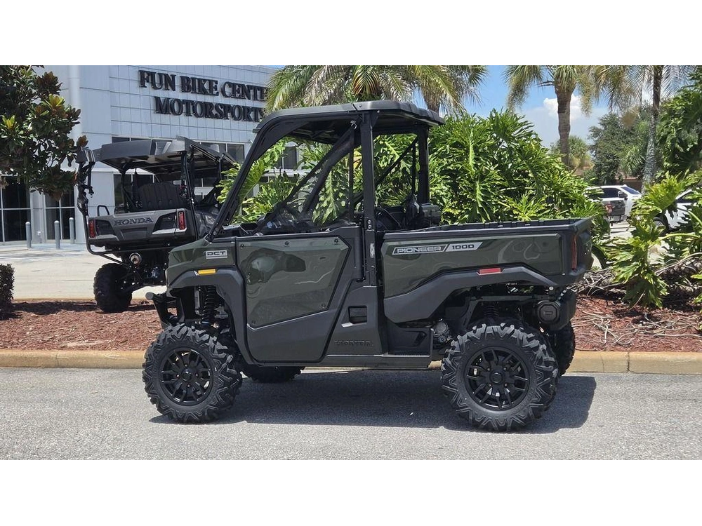 2026 Honda Pioneer 1000 Deluxe