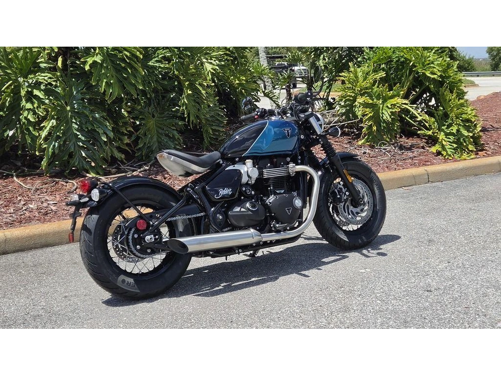 2026 Triumph Bonneville Bobber Interstellar Blue