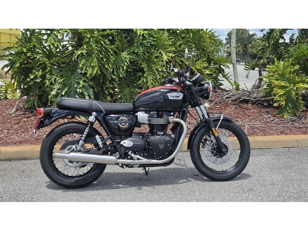 2026 Triumph Bonneville T100 Jet Black