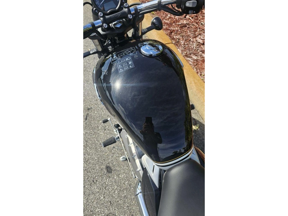 2026 Triumph Bonneville Speedmaster Sapphire Black