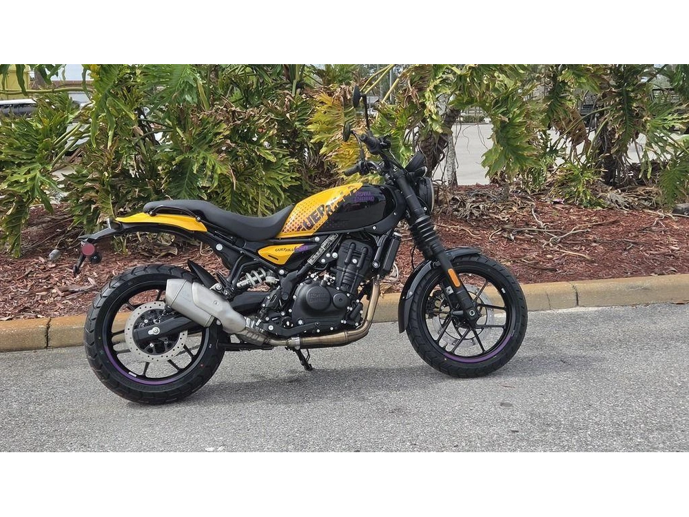 2026 Royal Enfield Guerrilla 450 Playa Black