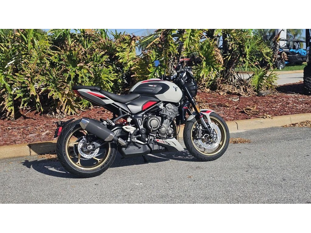 2026 Triumph Trident 800 Ash Grey