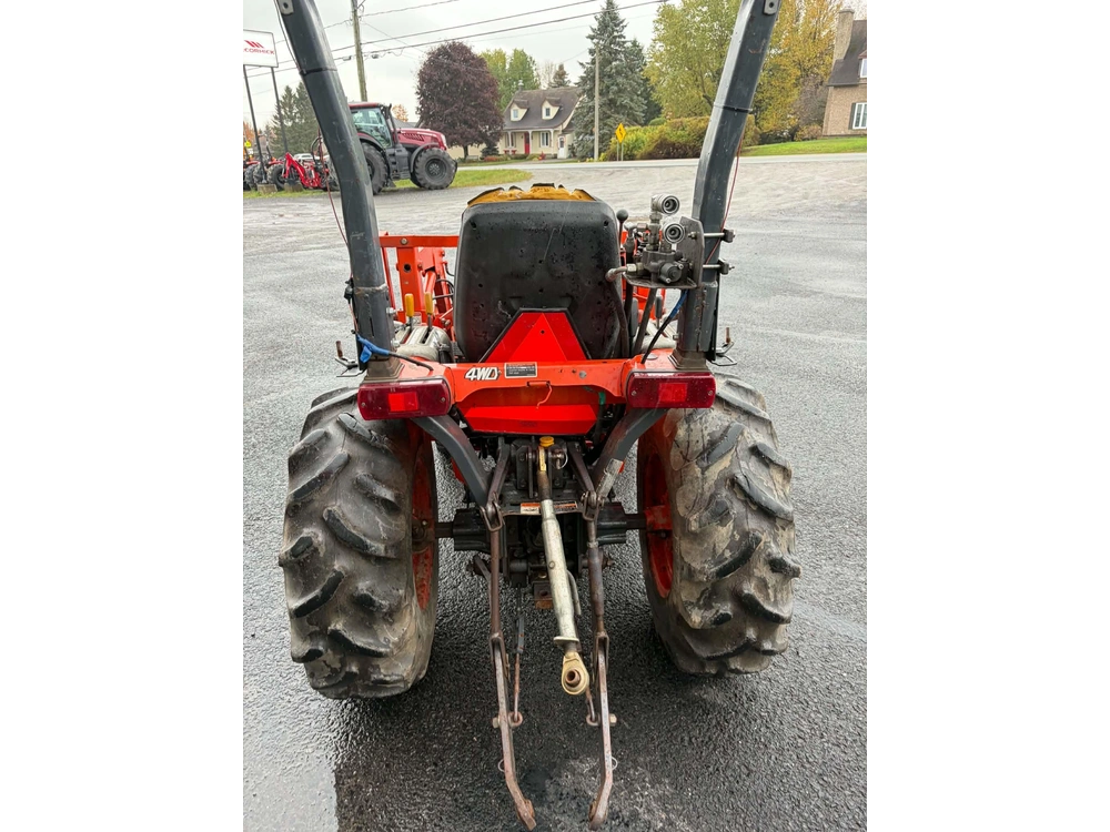 Kubota B2400 1997