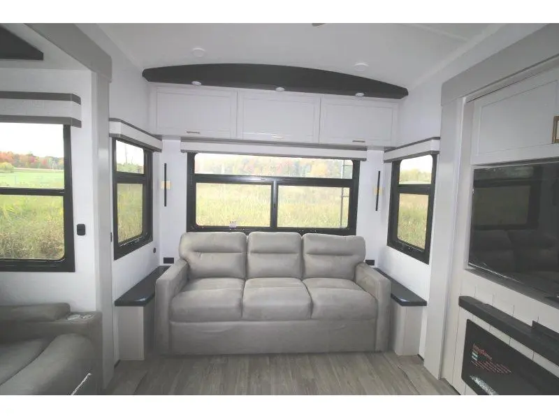 2027 Jayco North Point 310RLTS
