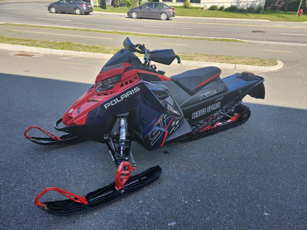2025 Polaris Patriot 9r Indy Xcr 136 Motoneige Sentier Performance Agressive Haute Vitesse Sport 2 Temps Puissance Pilotage Sportif Damé Racing Impeccable Mxz X-rs Renegade Zr Sidewinder alt