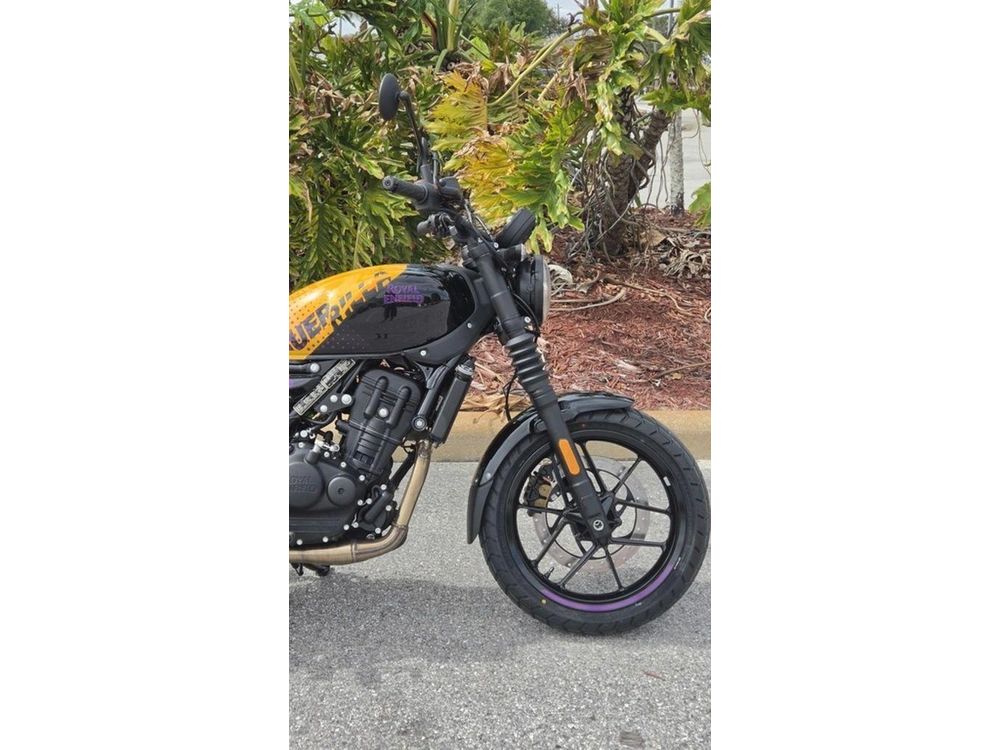 2026 Royal Enfield Guerrilla 450 Playa Black