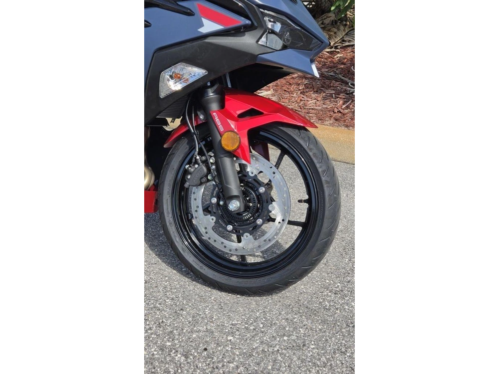 2026 Kawasaki Ninja® 500 Abs Metallic Matte Twilight Blue
