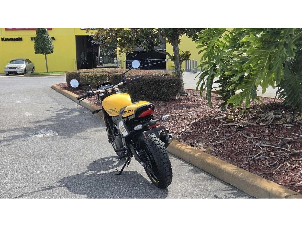 2026 Triumph Tracker 400 Racing Yellow