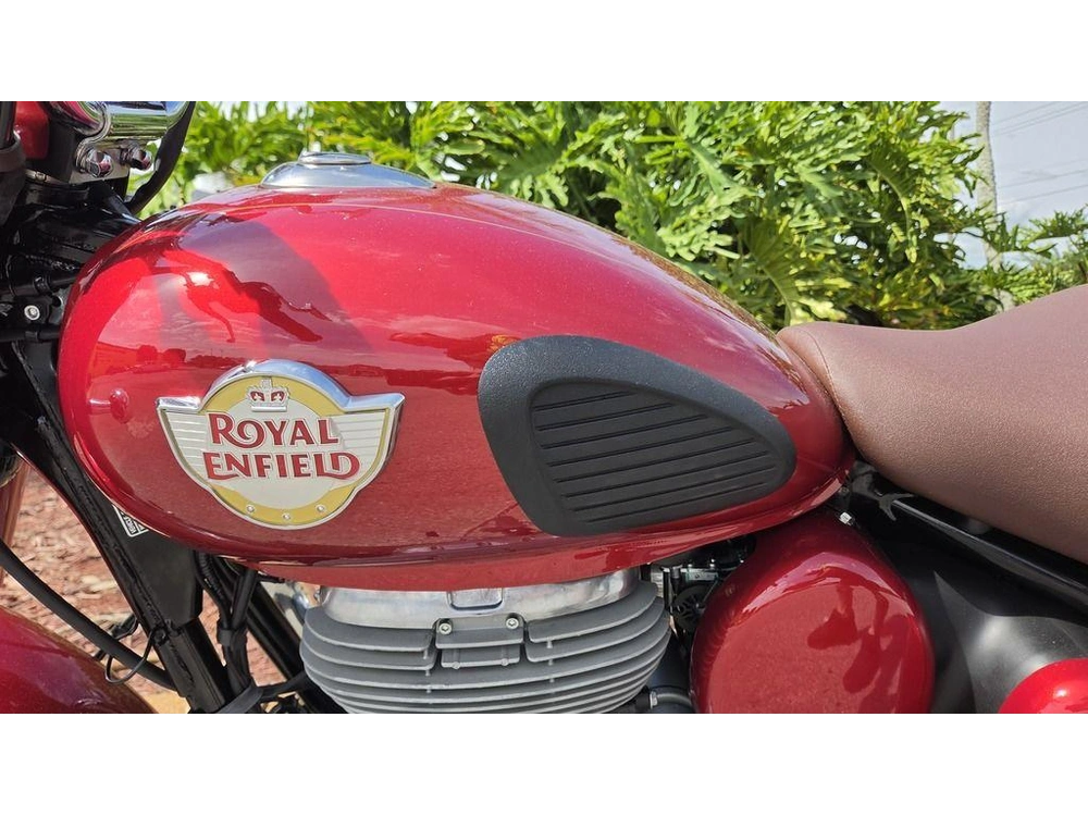 2027 Royal Enfield Classic 350 Madras Red