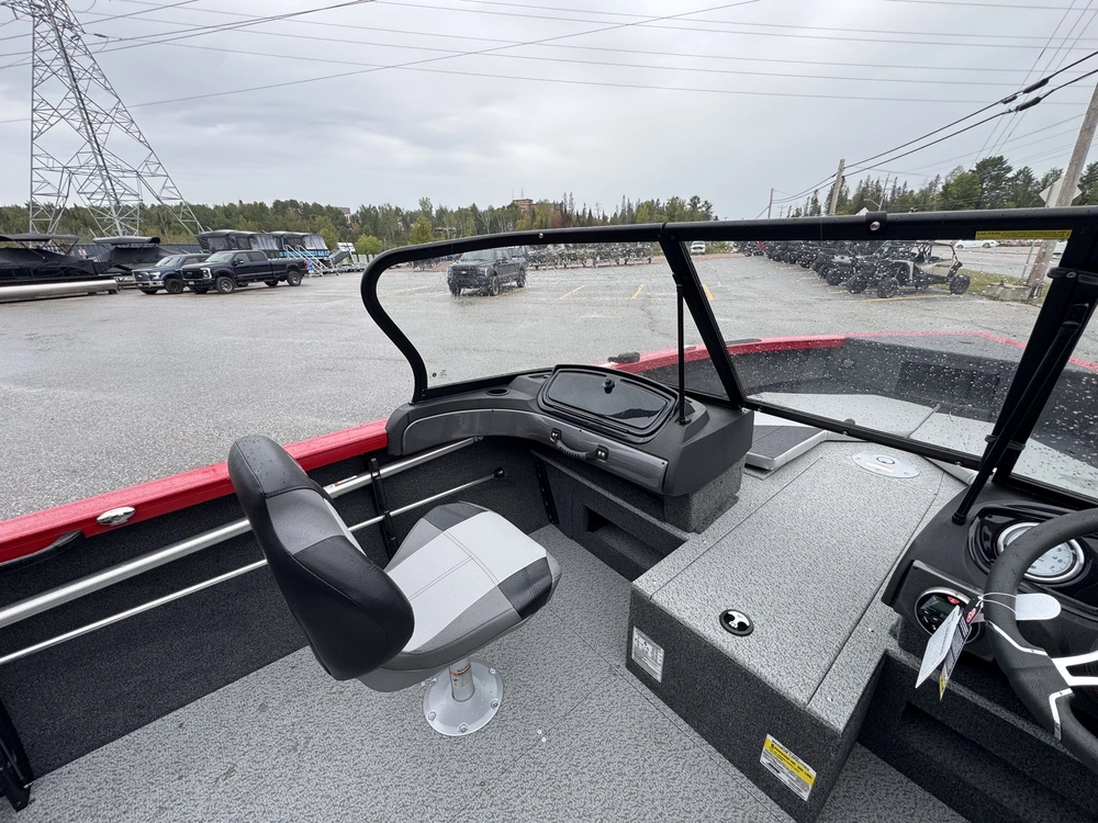 Crestliner 1850 Hawk Wt Jumpseat 2027