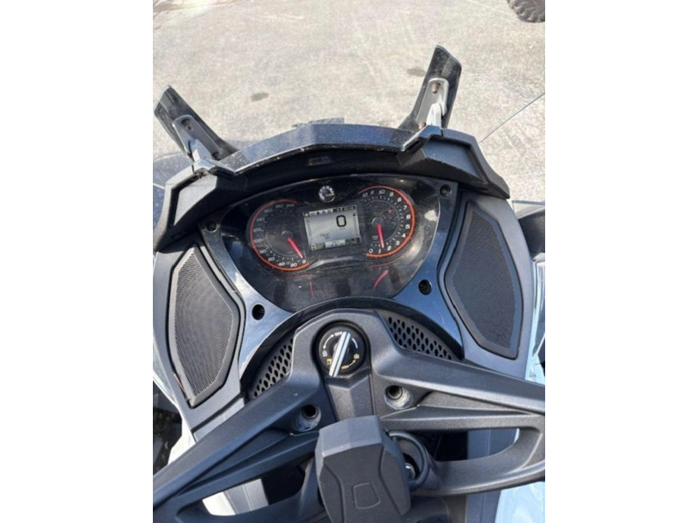 2012 Can-am Spyder® St-s Se5