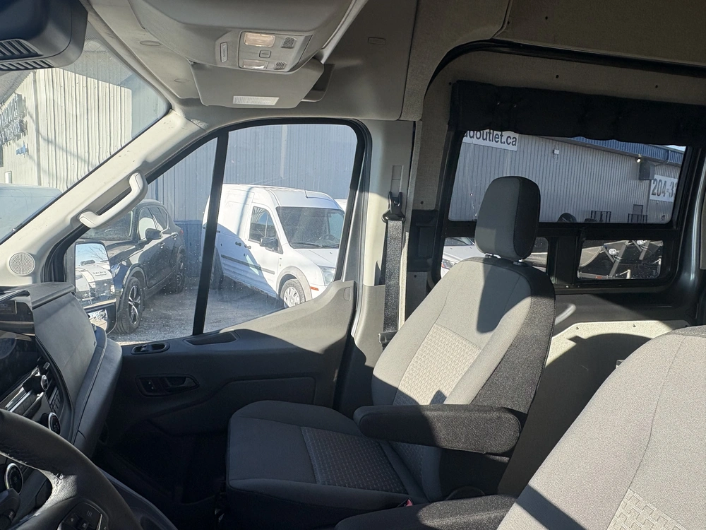 2021 Ford Transit Pura Vida