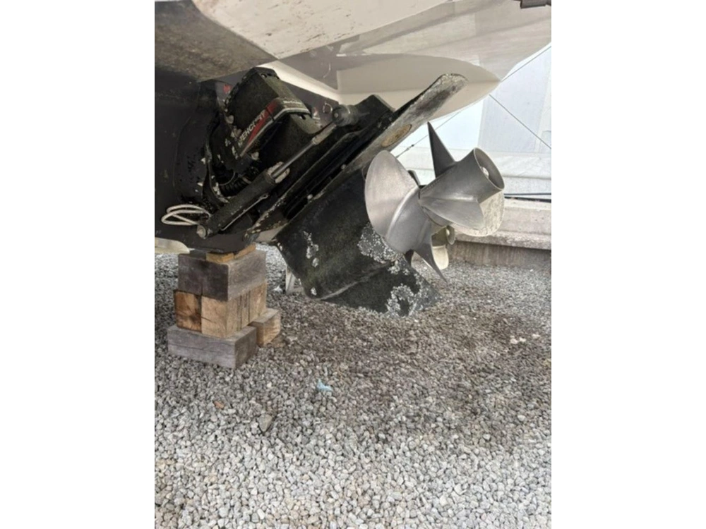 2003 Maxum Marine 330