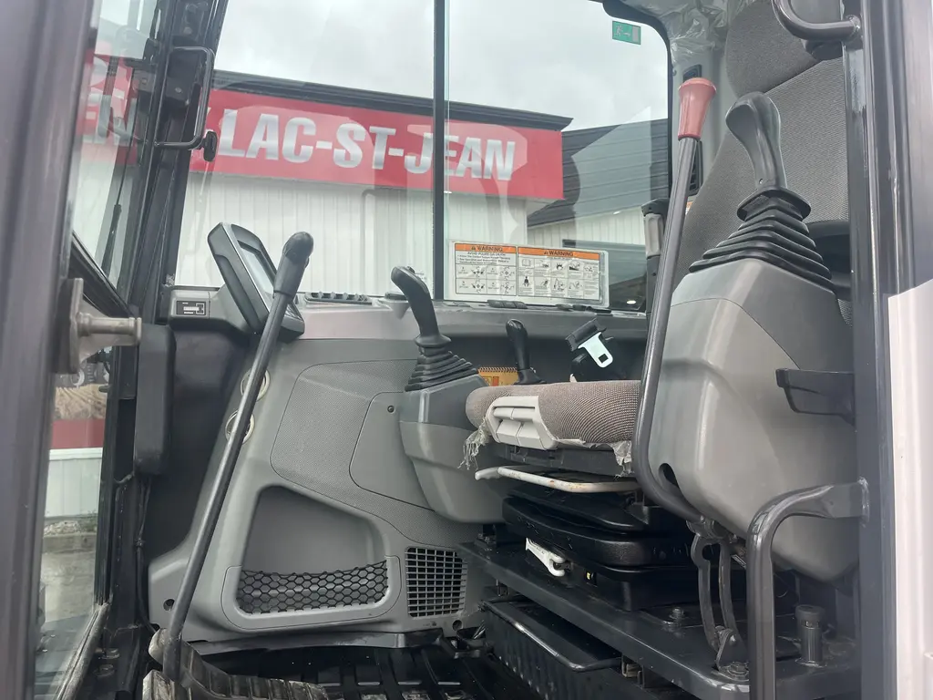 2015 Bobcat E85