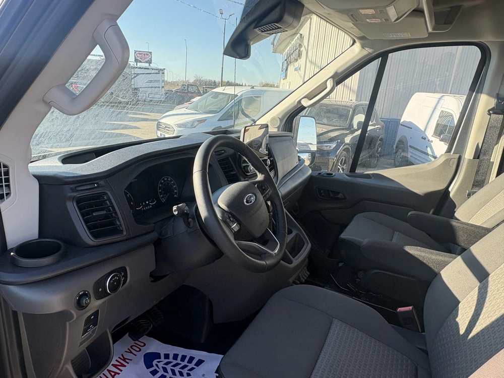 2021 Ford Transit Pura Vida