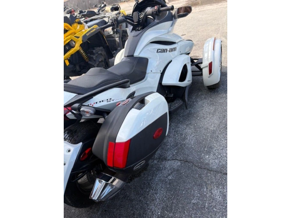 2012 Can-am Spyder® St-s Se5