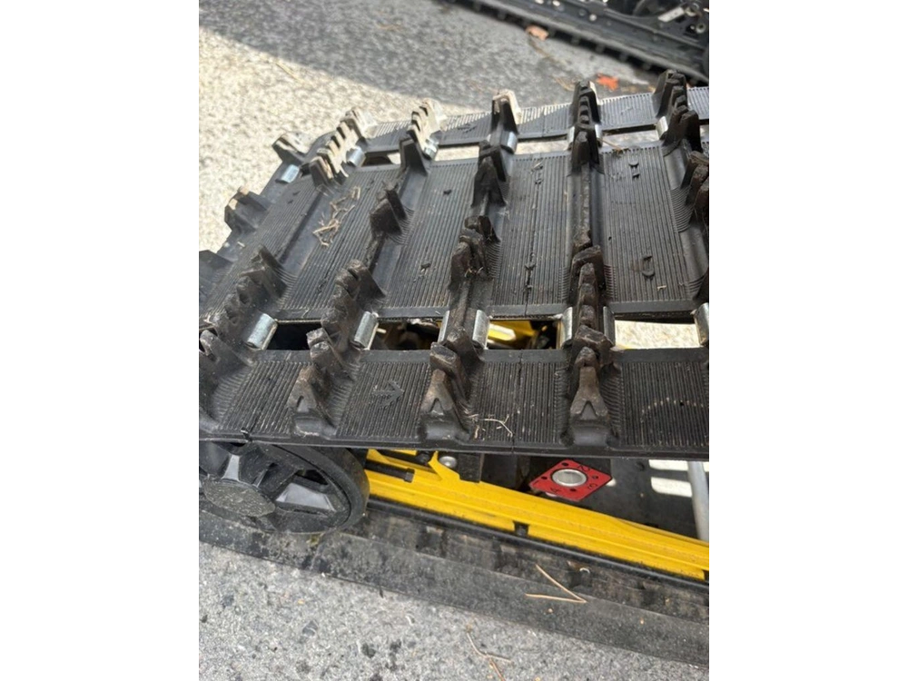 2024 Ski-doo Renegade® Adrenaline® Rotax® 900 Ace™ Ripsaw 1.25 Yellow