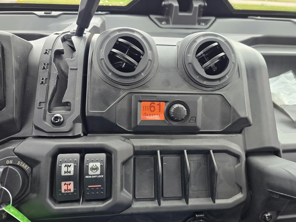 2026 Brp Defender Cab Hd10