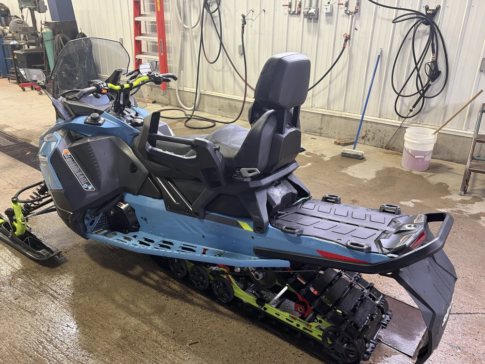 Ski-doo Renegade Enduro 900 Ace Turbo 2022