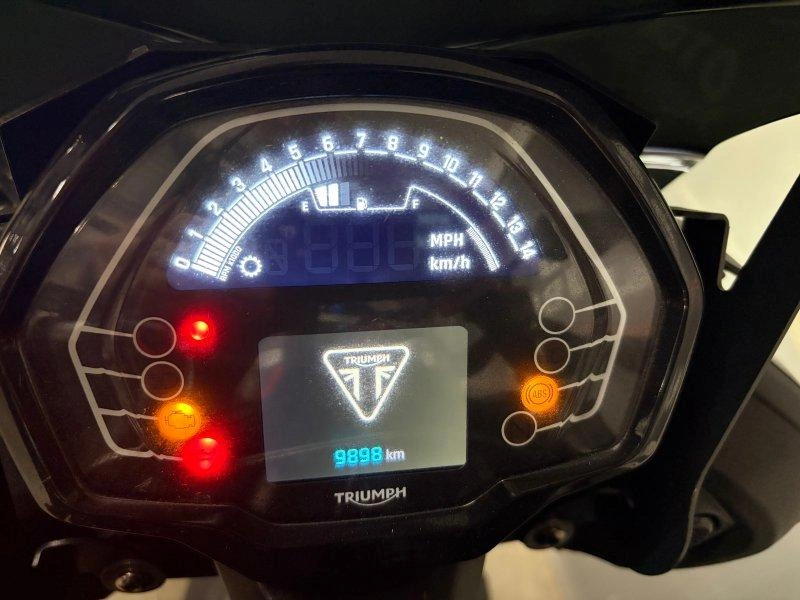 2024 Triumph Street Triple 765 R