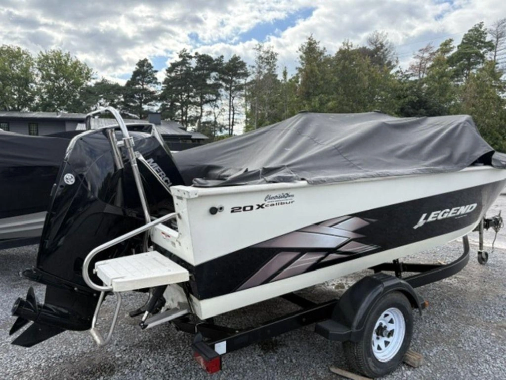 2011 Legend Boats 20 Xcalibur
