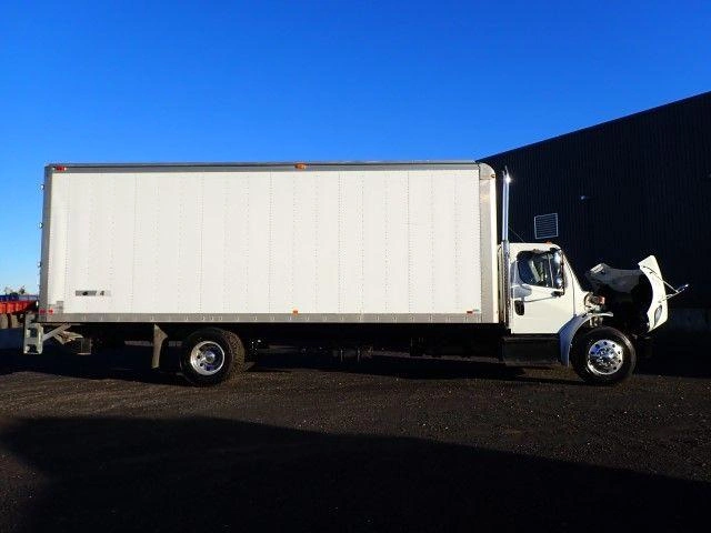 2016 Freightliner M2106