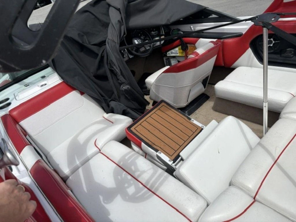 2016 Nautique 200