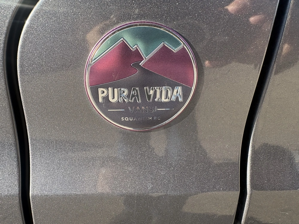 2021 Ford Transit Pura Vida