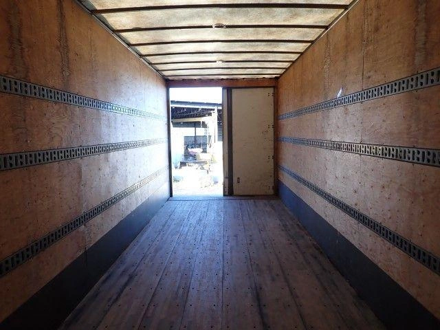 2016 Freightliner M2106