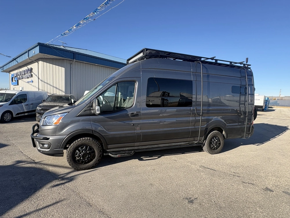 2021 Ford Transit Pura Vida