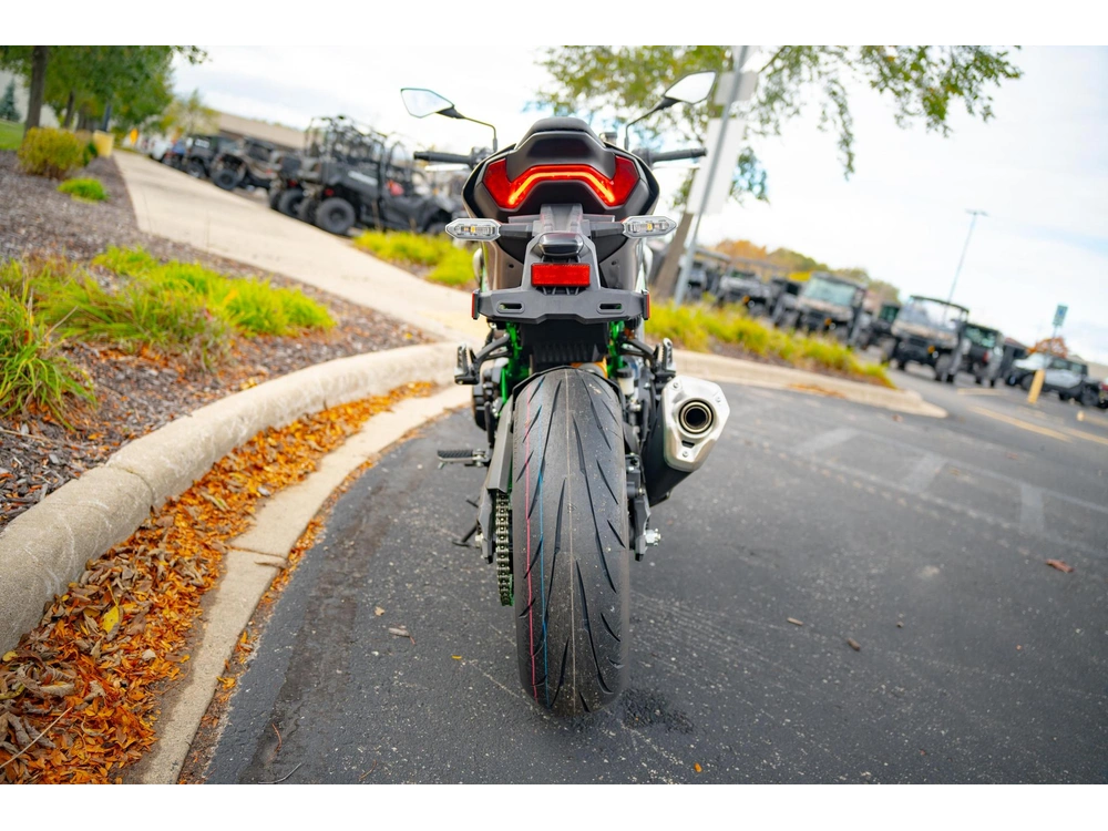 2025 Kawasaki Z900 Se Abs