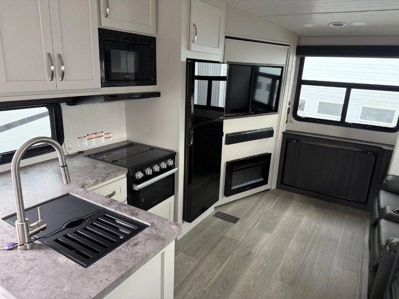 Keystone Rv Cougar 2400re 2025