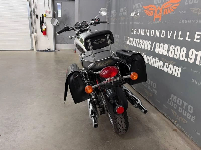Triumph Bonneville T100 2012