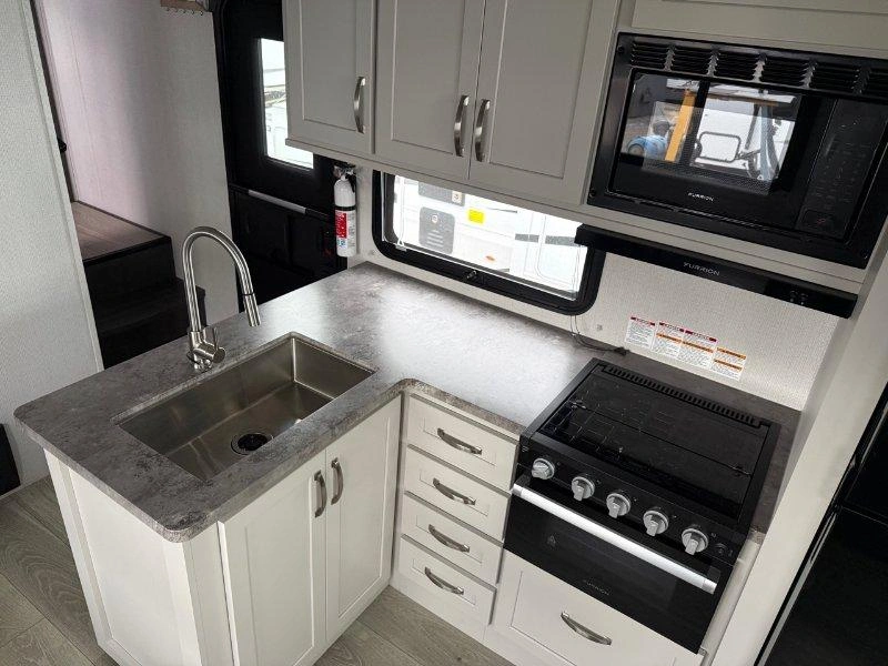Keystone Rv Cougar 2400re 2025