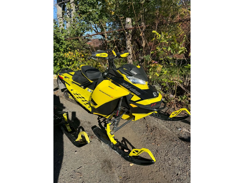 2021 Ski-doo Renegade X 600r E-tec 137in.