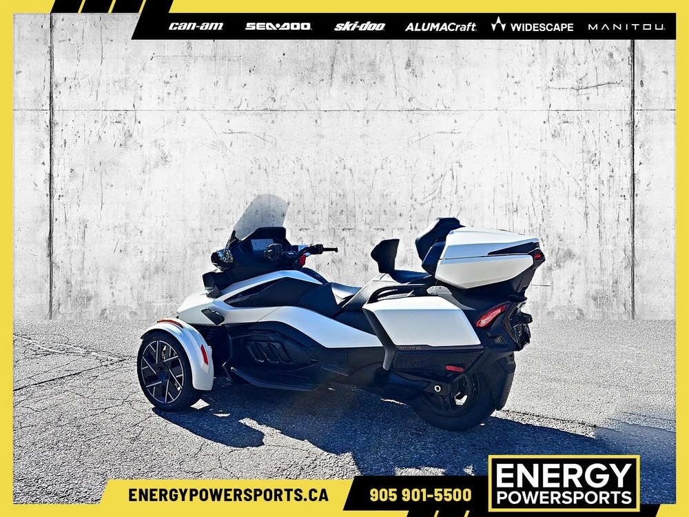 2026 Can-am Vegas White Satin / Special Series