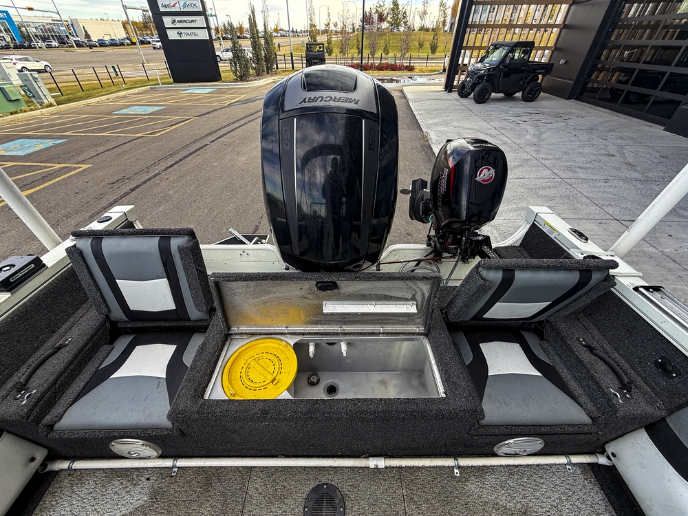 2015 Lowe Boats Fish & Ski 1810