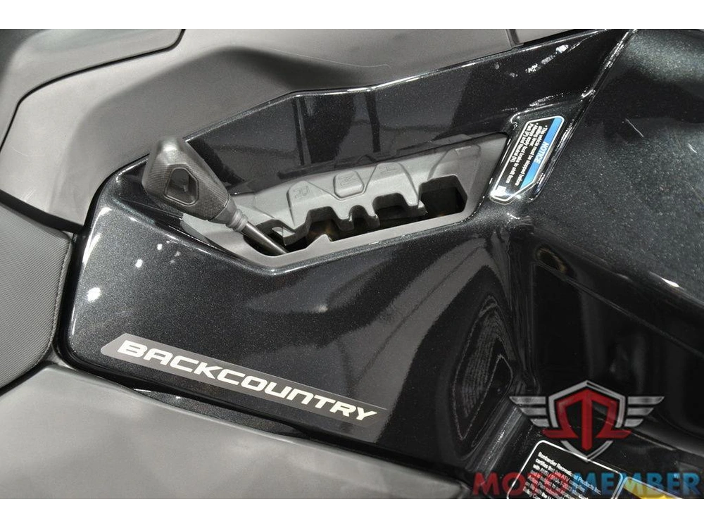 2026 Can-am Outlander Backcountry 1000r Stealth Black